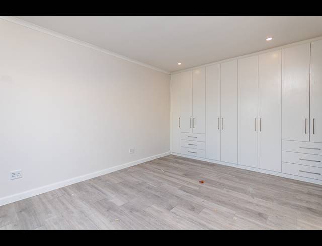 4 BEDROOM FREEHOLD FOR SALE IN SANDOWN